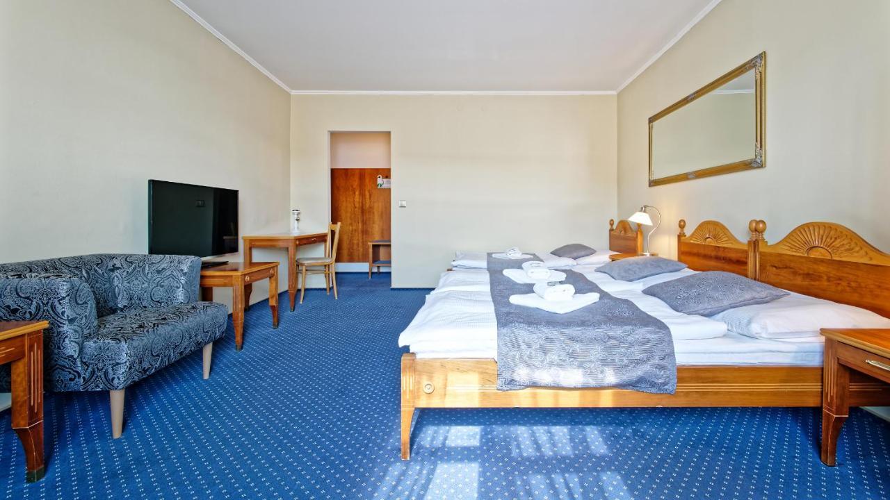 Hotel Napoleon Austerlitz Dış mekan fotoğraf
