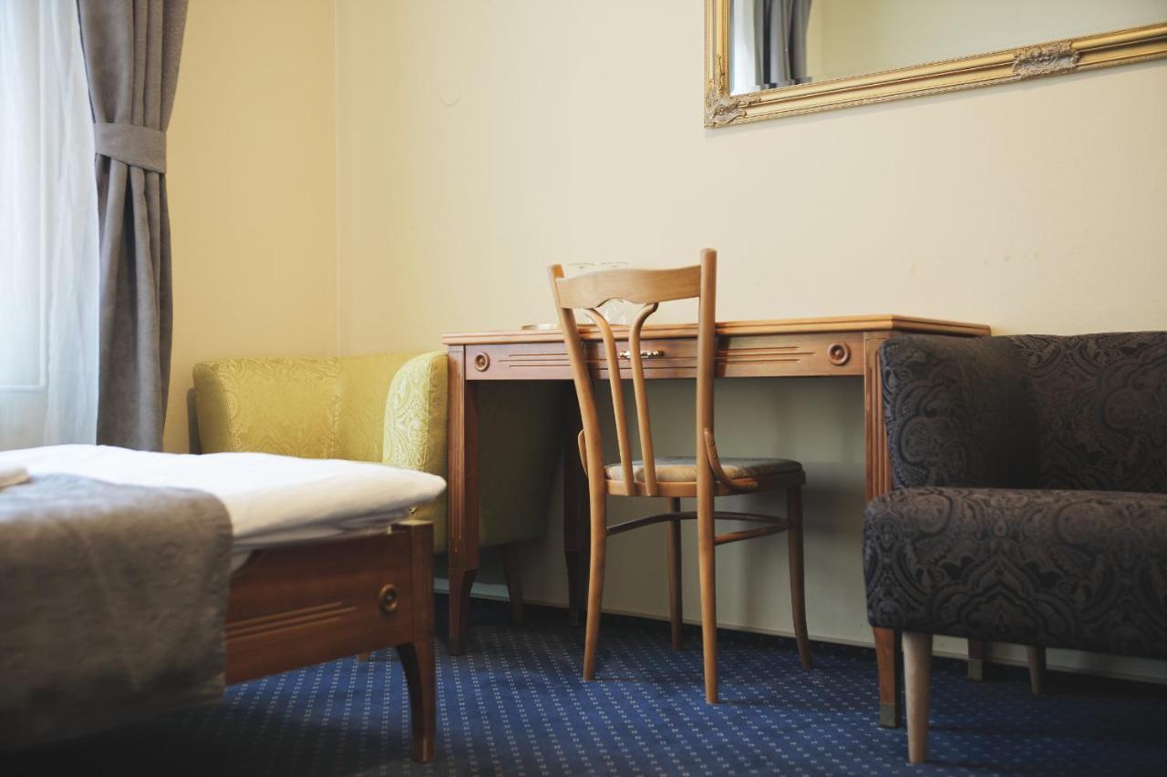 Hotel Napoleon Austerlitz Dış mekan fotoğraf